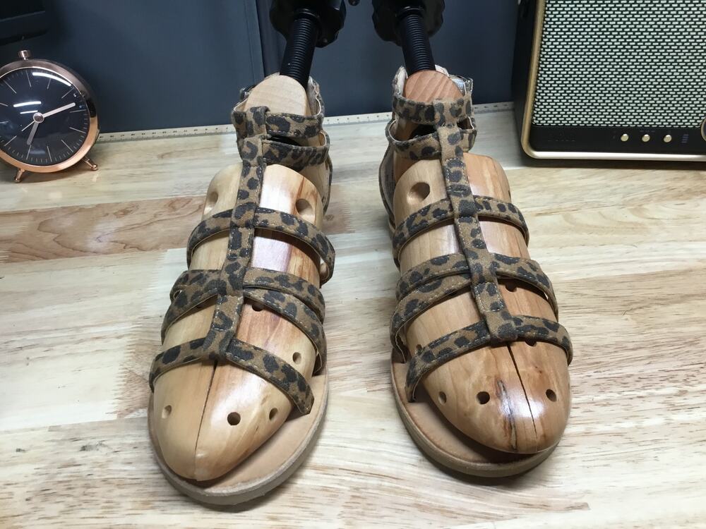 Treasure & Bond Alana Gladiator Sandals Girls 4 Brown Leopard Print Zip Closure